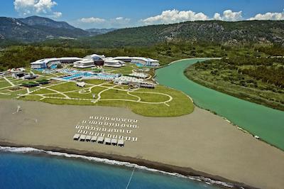 هیلتون دالامان ساریگرم ریزورت اند اسپا