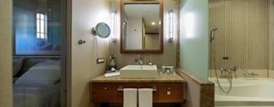 هیلتون دالامان ساریگرم ریزورت اند اسپا