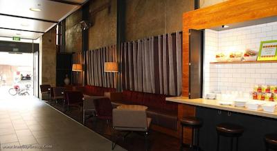 آیبیس باجت اوکلند سنترال