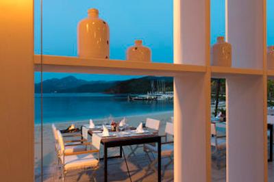 دی ماریس بی (دی-هتل ماریس سابق)