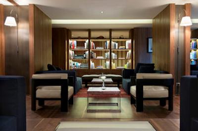 دی ماریس بی (دی-هتل ماریس سابق)