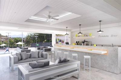 دی ماریس بی (دی-هتل ماریس سابق)