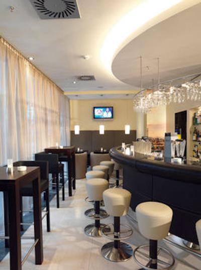 لیندنر هتل ام بلودر