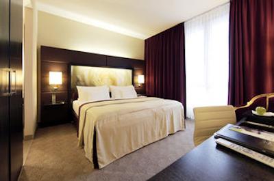 لیندنر هتل ام بلودر