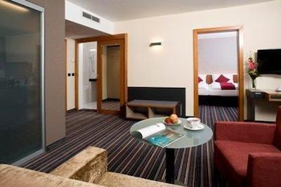 آستریا ترند بوسی