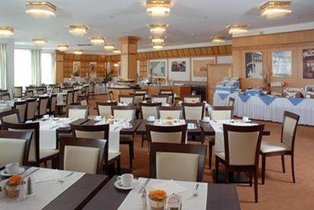 آستریا ترند بوسی