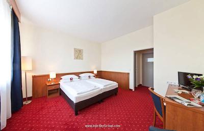 نووم هتل الدیا برلین