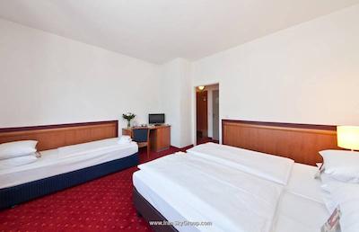 نووم هتل الدیا برلین