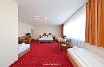 نووم هتل الدیا برلین