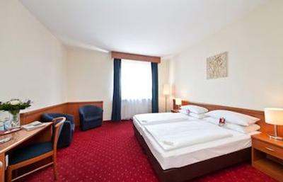 نووم هتل الدیا برلین