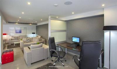 امورگوس بوتیک هتل