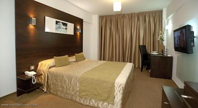 امورگوس بوتیک هتل