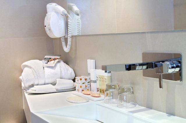 امورگوس بوتیک هتل