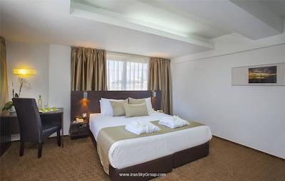 امورگوس بوتیک هتل