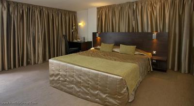 امورگوس بوتیک هتل