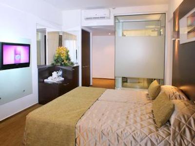 امورگوس بوتیک هتل