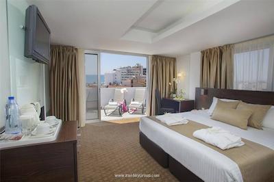 امورگوس بوتیک هتل