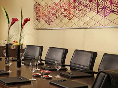 آتناوم اینترکنتینانتال