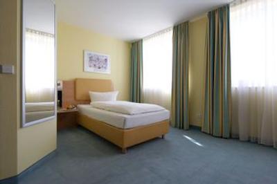 اینترسیتی هتل دوسلدرف