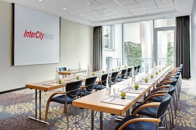 اینترسیتی هتل دوسلدرف