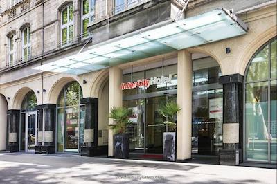 اینترسیتی هتل دوسلدرف