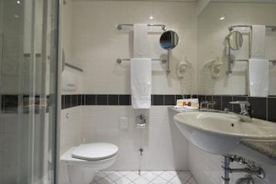 اینترسیتی هتل دوسلدرف