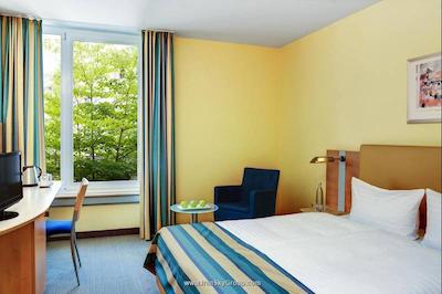 اینترسیتی هتل دوسلدرف