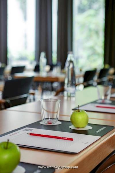 اینترسیتی هتل دوسلدرف