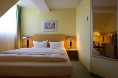 اینترسیتی هتل دوسلدرف