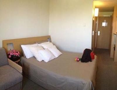 لیوینگ پلیس هتل