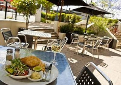 مترو هتل پرت سیتی