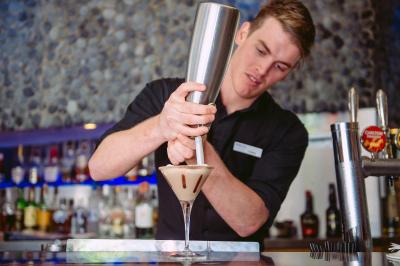 مترو هتل پرت سیتی