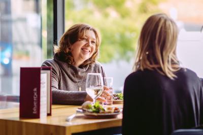 مترو هتل پرت سیتی