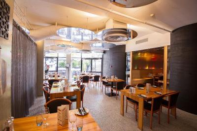 مترو هتل پرت سیتی