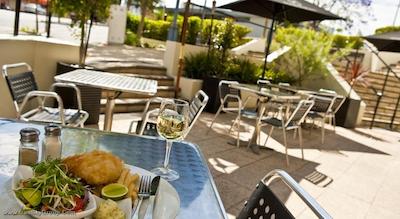 مترو هتل پرت سیتی