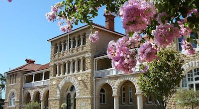 مترو هتل پرت سیتی