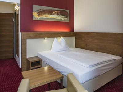 آستریا ترند آناتول