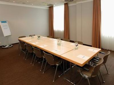 ان ‌اچ فرانکفورت ایرپورت وست