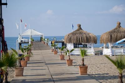 کنکورد دلوکس ریزورت