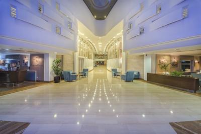 کنکورد دلوکس ریزورت