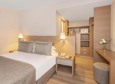 کنکورد دلوکس ریزورت