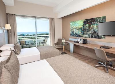 کنکورد دلوکس ریزورت