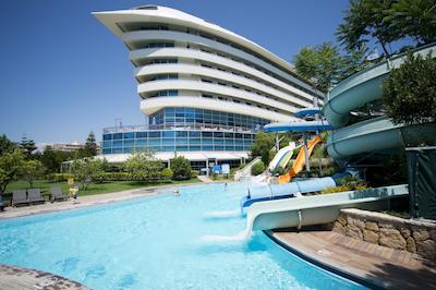 کنکورد دلوکس ریزورت