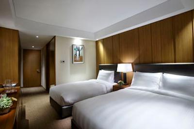 لوت سیتی هتل گورو