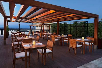 دابل تری بای هیلتون هتل دبی-جمیرا بیچ