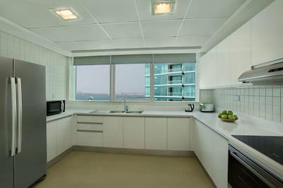 دابل تری بای هیلتون هتل دبی-جمیرا بیچ