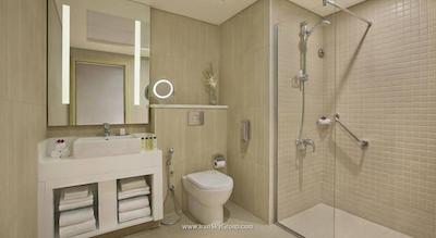 دابل تری بای هیلتون هتل دبی-جمیرا بیچ