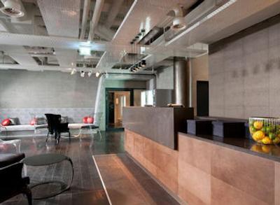 وان 80 هاستل