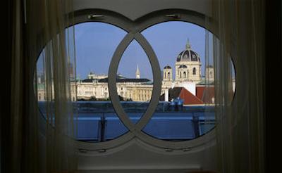 کی کی ماریا تریسیا