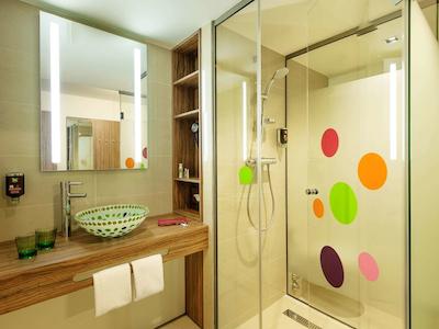 آیبیس استایلز وین سیتی هتل